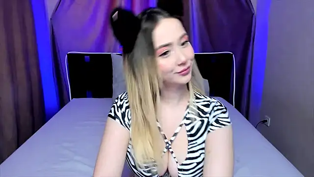 AriaSugar online show from February 13, 2025, 4:11 am