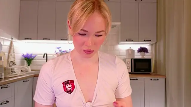 Veronika Mitchel online show from November 19, 2025, 1:55 pm