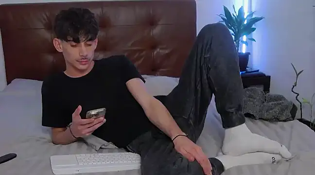 DanielCrush1 online show from February 13, 2025, 12:11 pm