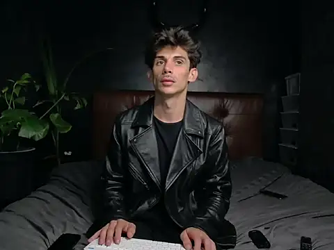 DanielCrush1 online show from September 26, 2025, 9:32 pm