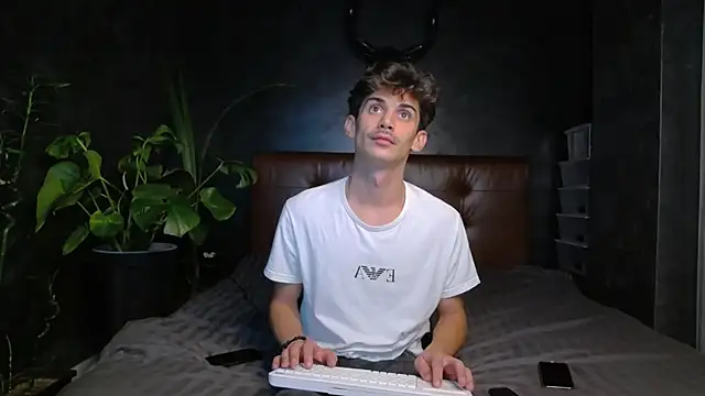 DanielCrush1 online show from September 28, 2025, 9:22 pm