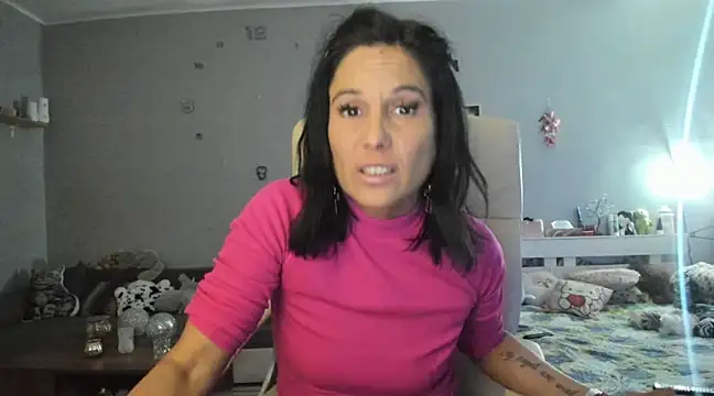 Snapshot of Orchideaxx chatting on January 17, 2025, 10:45 pm Orchideaxx online show from January 17, 2025, 10:45 pm