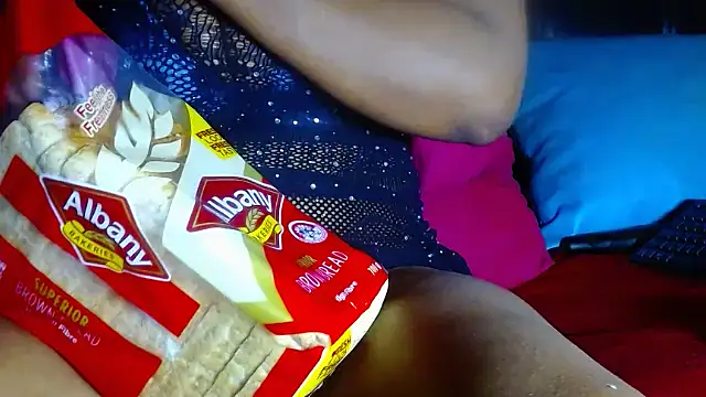 Snapshot of Queenofthenightx chatting on October 21, 2025, 4:39 pm Queenofthenightx online show from October 21, 2025, 4:39 pm