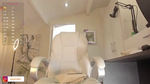 Snapshot of catalinasaiz chatting on October 9, 2025, 1:33 pm catalinasaiz online show from October 9, 2025, 1:33 pm