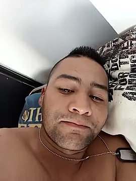 Snapshot of EISONREINA11 chatting on July 10, 2026, 1:22 pm EISONREINA11 online show from July 10, 2026, 1:22 pm