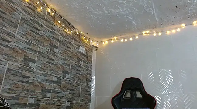 Snapshot of omar_alurba chatting on March 20, 2025, 9:15 am omar alurba online show from March 20, 2025, 9:15 am