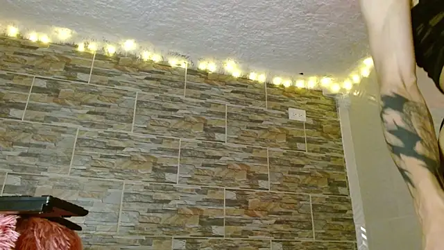 Snapshot of omar_alurba chatting on October 18, 2025, 6:32 pm omar alurba online show from October 18, 2025, 6:32 pm