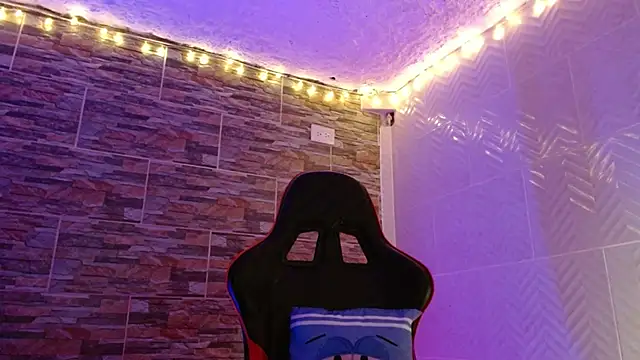 Snapshot of omar_alurba chatting on September 19, 2025, 4:38 am omar alurba online show from September 19, 2025, 4:38 am