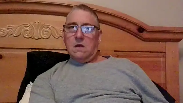 Snapshot of takeitall101 chatting on September 13, 2025, 9:04 pm takeitall101 online show from September 13, 2025, 9:04 pm