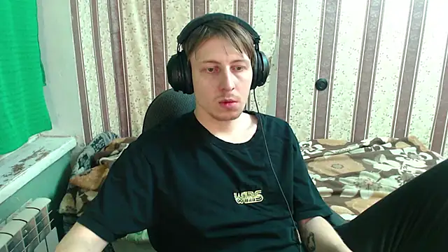 Snapshot of darienlarge chatting on October 29, 2025, 4:28 pm darienlarge online show from October 29, 2025, 4:28 pm