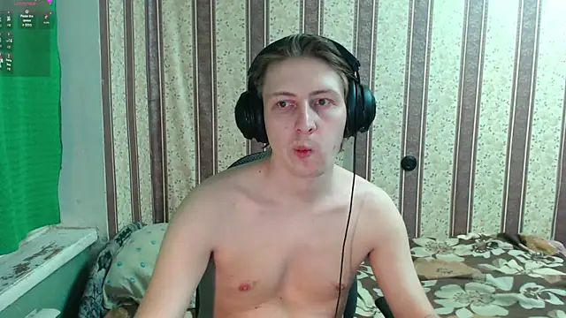 Snapshot of darienlarge chatting on October 23, 2025, 8:07 pm darienlarge online show from October 23, 2025, 8:07 pm