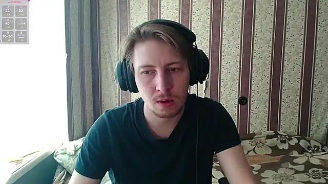 Snapshot of darienlarge chatting on October 17, 2025, 7:55 am darienlarge online show from October 17, 2025, 7:55 am