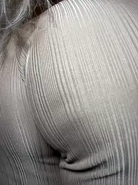 sammyqueenx21 online show from February 22, 2026, 1:35 pm