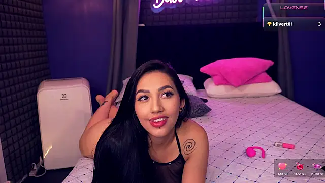 Snapshot of bull_vixen2001 chatting on November 28, 2025, 12:44 am bull vixen2001 online show from November 28, 2025, 12:44 am