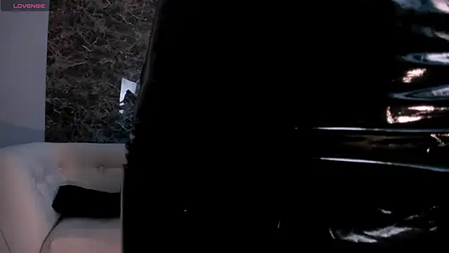 Snapshot of ErikaBenz_ chatting on September 26, 2025, 12:34 pm ErikaBenz  online show from September 26, 2025, 12:34 pm