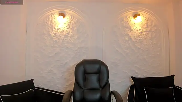 Snapshot of ErikaBenz_ chatting on October 10, 2025, 8:31 pm ErikaBenz  online show from October 10, 2025, 8:31 pm