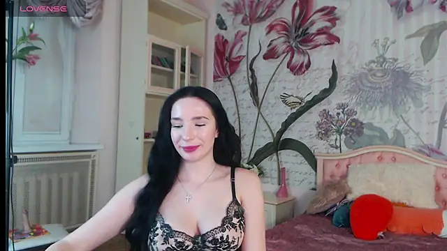 AliciaBow online show from February 4, 2025, 4:08 pm