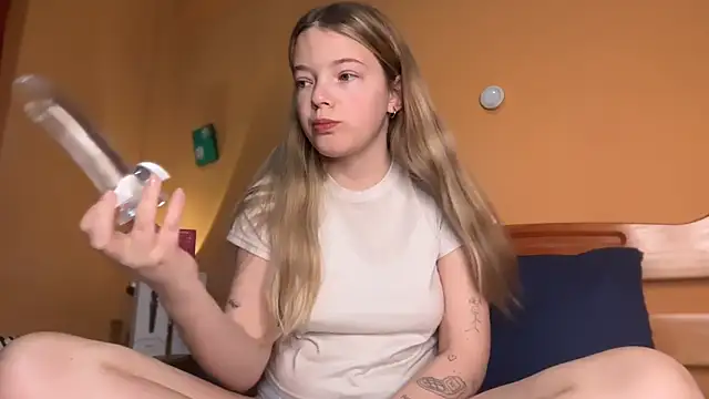 Snapshot of -veranito- chatting on October 3, 2025, 3:09 am -veranito- online show from October 3, 2025, 3:09 am