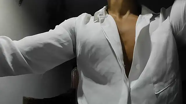 Snapshot of crazylatinguyy chatting on November 29, 2025, 8:25 am crazylatinguyy online show from November 29, 2025, 8:25 am