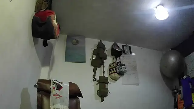 Snapshot of crazylatinguyy chatting on November 20, 2025, 11:14 pm crazylatinguyy online show from November 20, 2025, 11:14 pm