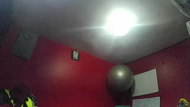 Snapshot of crazylatinguyy chatting on February 5, 2026, 12:28 am crazylatinguyy online show from February 5, 2026, 12:28 am