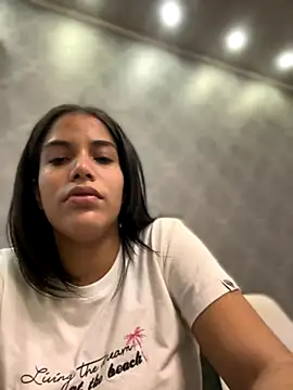 Snapshot of _Eurekaa_ chatting on October 26, 2025, 1:17 am Eurekaa online show from October 26, 2025, 1:17 am