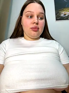 Snapshot of perfect_sweety_girl chatting on October 21, 2025, 6:51 pm perfect sweety girl online show from October 21, 2025, 6:51 pm