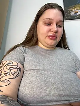 Snapshot of perfect_sweety_girl chatting on October 22, 2025, 7:13 pm perfect sweety girl online show from October 22, 2025, 7:13 pm