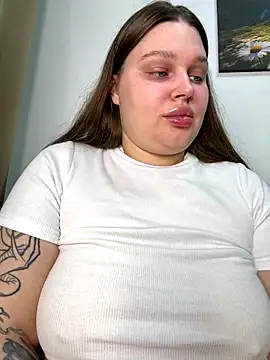 Snapshot of perfect_sweety_girl chatting on October 19, 2025, 6:43 pm perfect sweety girl online show from October 19, 2025, 6:43 pm