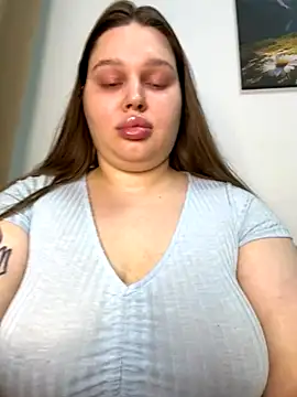 Snapshot of perfect_sweety_girl chatting on October 14, 2025, 6:52 pm perfect sweety girl online show from October 14, 2025, 6:52 pm