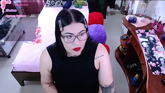 lufek23 online show from February 28, 2025, 2:20 pm