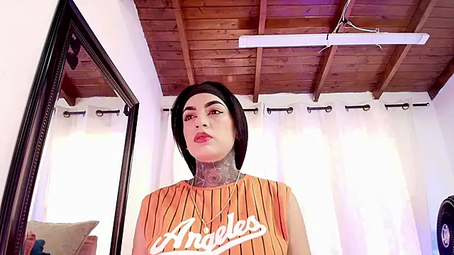 danna berlin  online show from March 3, 2025, 7:17 pm