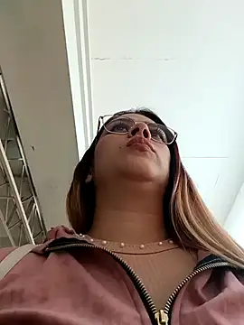 Latina sexy1 online show from February 27, 2025, 3:26 pm
