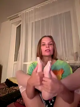 LeyaJohnson online show from September 28, 2025, 3:19 pm