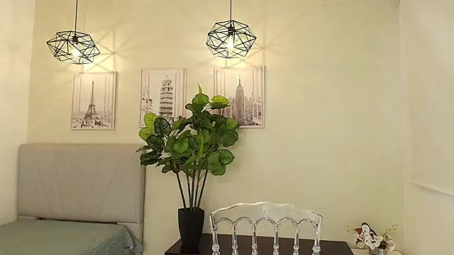 Snapshot of Sassy--Girl chatting on October 4, 2025, 6:31 pm Sassy--Girl online show from October 4, 2025, 6:31 pm