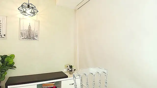 Snapshot of Sassy--Girl chatting on September 18, 2025, 6:11 pm Sassy--Girl online show from September 18, 2025, 6:11 pm