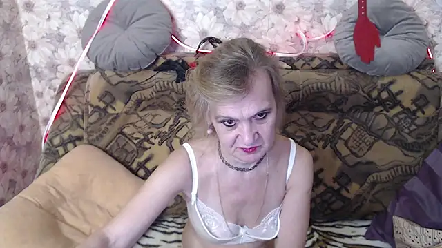 MissBekker online show from September 16, 2025, 7:04 pm
