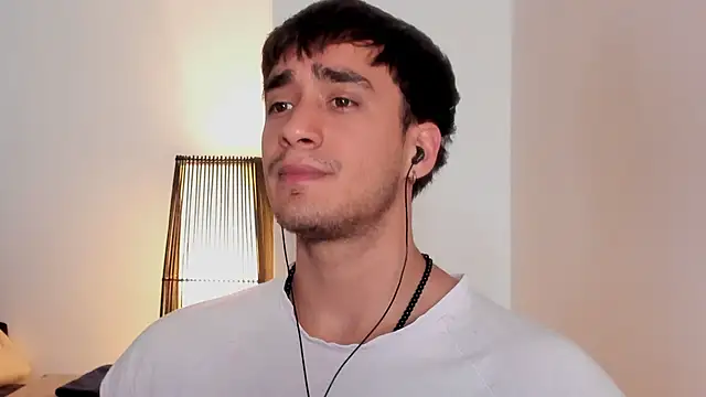 Snapshot of AlexRivera6 chatting on February 1, 2026, 9:02 pm AlexRivera6 online show from February 1, 2026, 9:02 pm