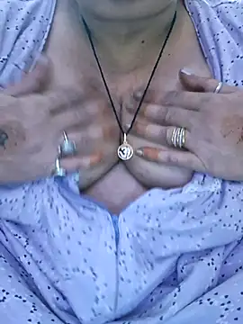 Snapshot of Kavya_XX chatting on October 18, 2025, 1:07 am Kavya XX online show from October 18, 2025, 1:07 am