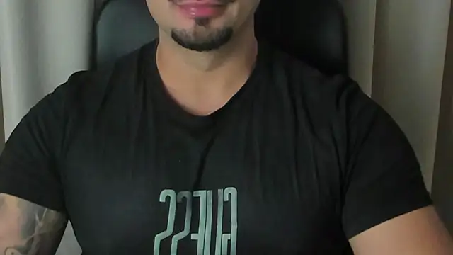 Snapshot of TonyWilcox chatting on October 1, 2025, 5:45 am TonyWilcox online show from October 1, 2025, 5:45 am