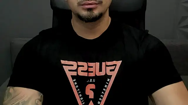 Snapshot of TonyWilcox chatting on September 21, 2025, 5:45 am TonyWilcox online show from September 21, 2025, 5:45 am