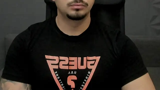 Snapshot of TonyWilcox chatting on October 30, 2025, 6:23 am TonyWilcox online show from October 30, 2025, 6:23 am