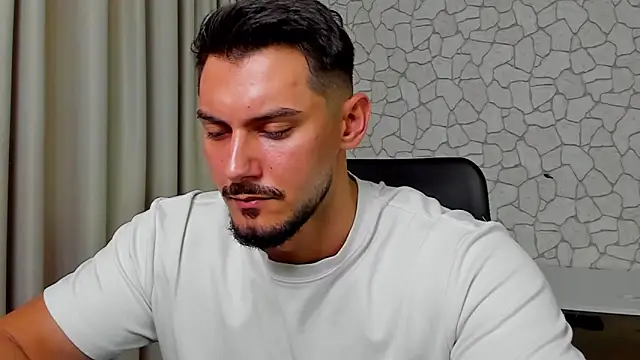 Snapshot of ClintMasters chatting on September 26, 2025, 4:30 am ClintMasters online show from September 26, 2025, 4:30 am