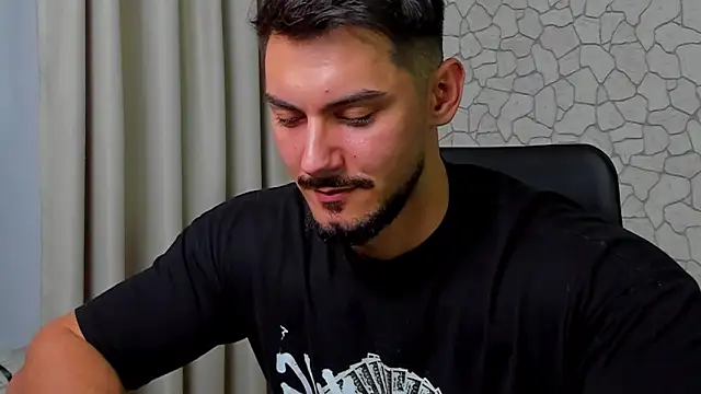 Snapshot of ClintMasters chatting on October 4, 2025, 4:25 am ClintMasters online show from October 4, 2025, 4:25 am