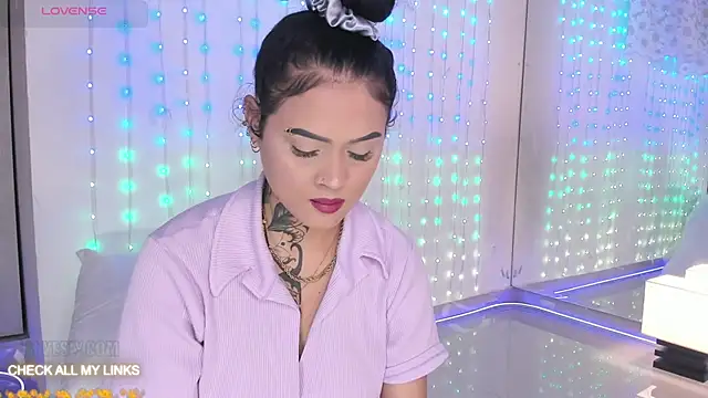 Snapshot of ohyesly_ chatting on September 23, 2025, 11:17 am ohyesly  online show from September 23, 2025, 11:17 am