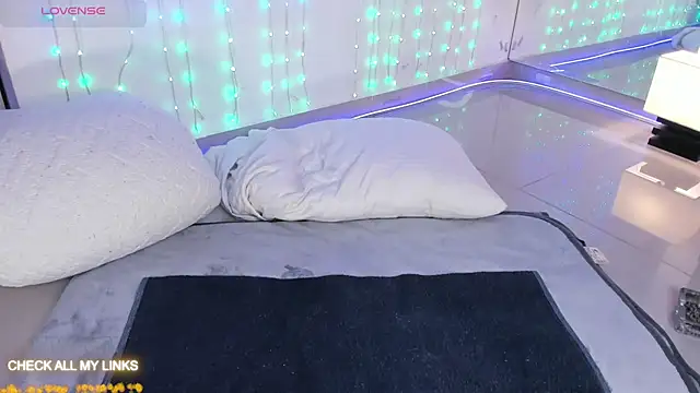 Snapshot of ohyesly_ chatting on September 30, 2025, 11:05 am ohyesly  online show from September 30, 2025, 11:05 am