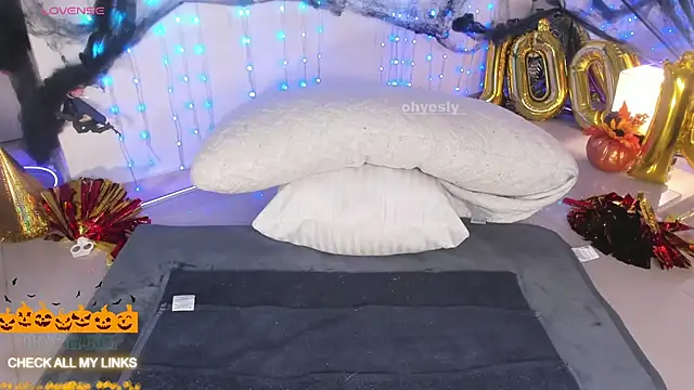 Snapshot of ohyesly_ chatting on October 31, 2025, 10:56 am ohyesly  online show from October 31, 2025, 10:56 am