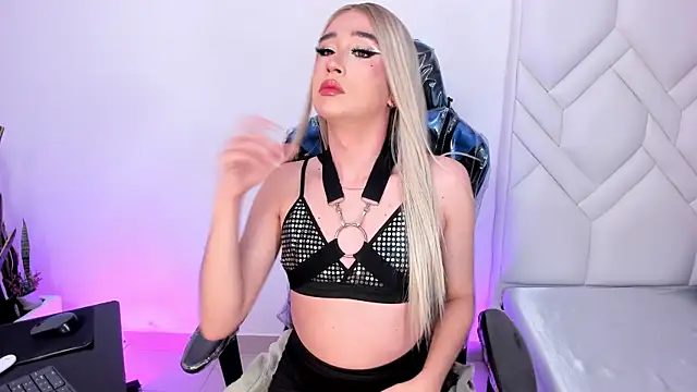 Chris boy  online show from December 19, 2025, 8:06 am