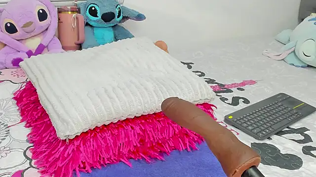 Elizabeth 18  online show from November 17, 2025, 2:59 am