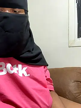 Submissive Arab online show from October 6, 2025, 5:24 pm